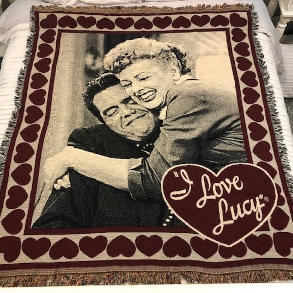 🔴 NEW Vintage I Love Lucy " Happiness " Throw Blanket Afghan - Collectors Jewel